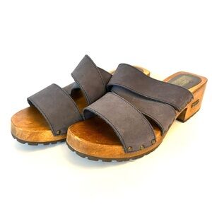 Vintage Y2K wooden platform Bongo sandals with lug sole, size 10